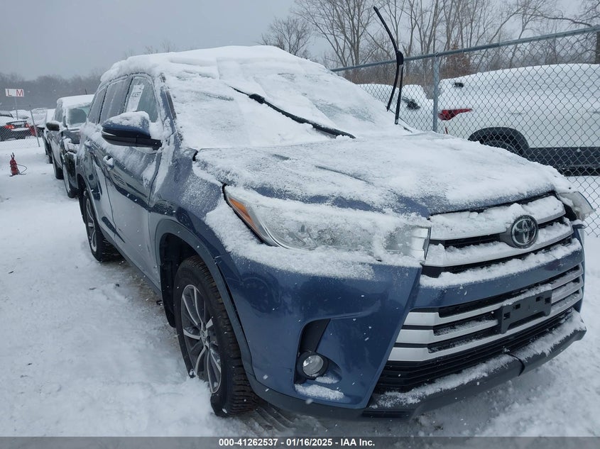 TOYOTA HIGHLANDER XLE 2019