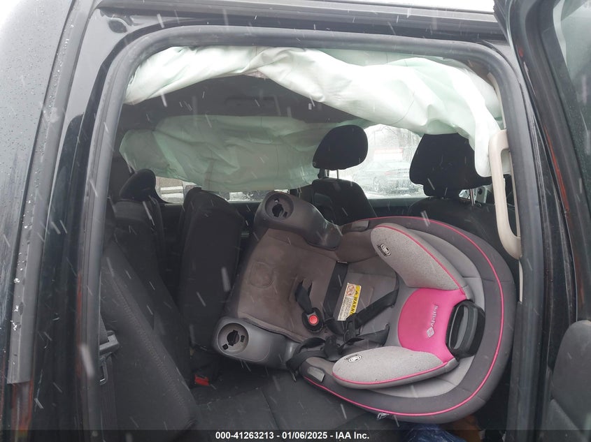 2011 CHEVROLET SILVERADO 1500 VIN: 3GCPKSE35BG127767