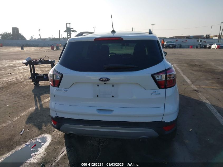 VIN 1FMCU0GDXJUA43339 2018 FORD ESCAPE no.16