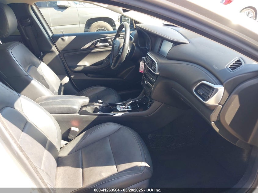 2018 INFINITI QX30 VIN: SJKCH5CP1JA060583