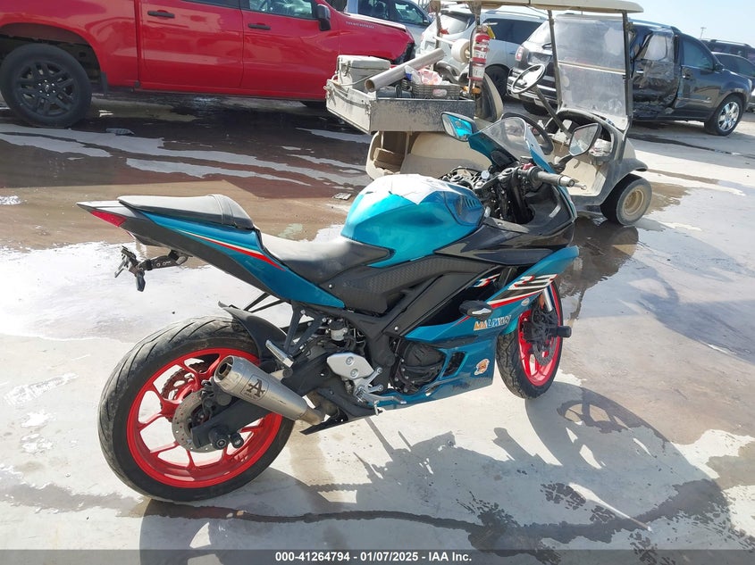 VIN MH3RH18Y7MK005319 2021 YAMAHA YZFR3 A