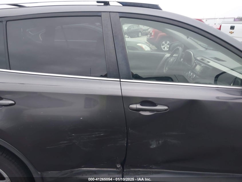 2014 TOYOTA RAV4 LE - JTMZFREV4EJ020705