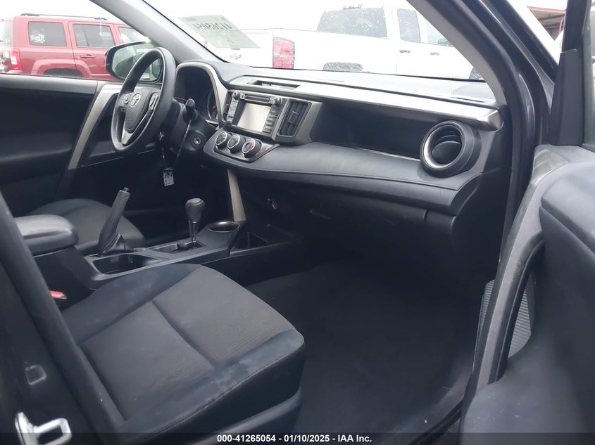 2014 TOYOTA RAV4 LE - JTMZFREV4EJ020705