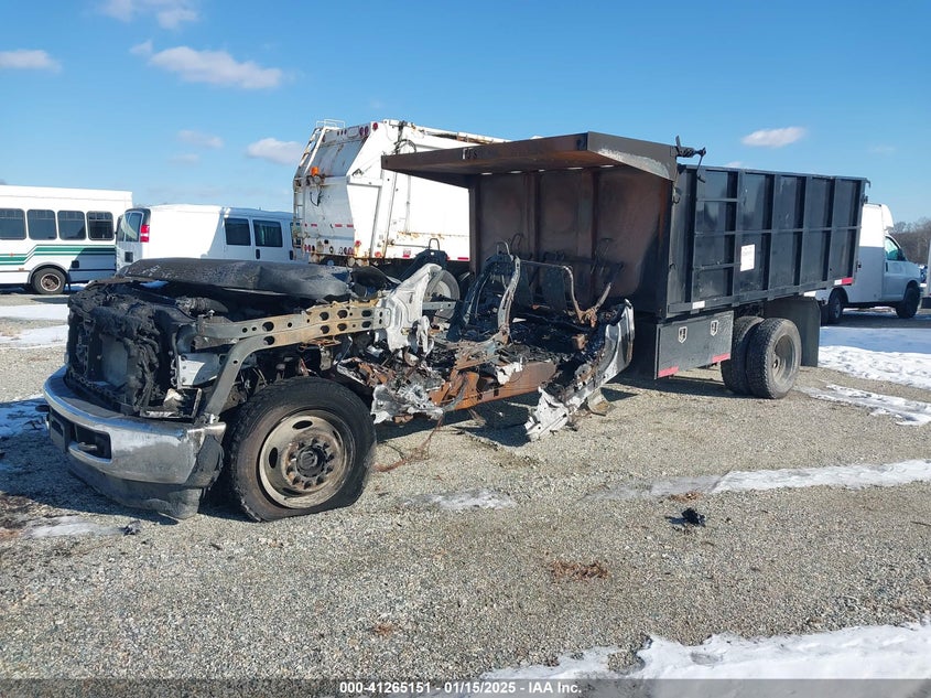 2019 Ford F450, Повністю згоріле, IAAI, VIN 1FD0W4HT1KEE29010 — фото 2