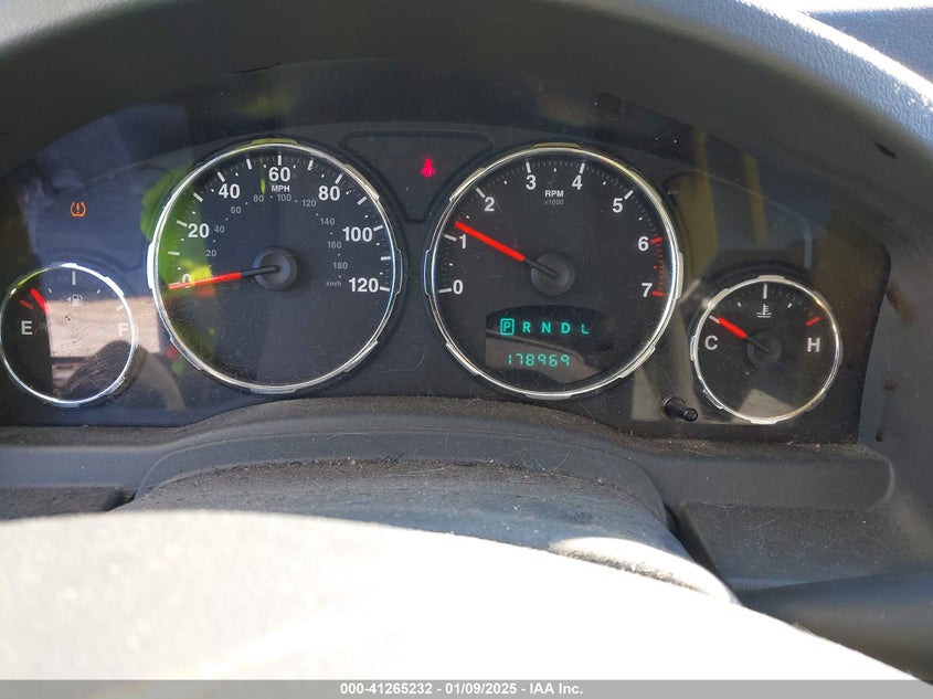 2008 JEEP LIBERTY VIN: 1J8GN28K88W235166