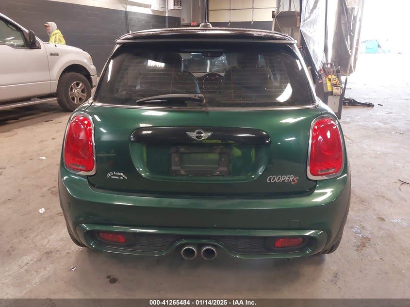 2016 MINI COOPER HARDTOP S VIN: WMWXP7C5XG2A44225