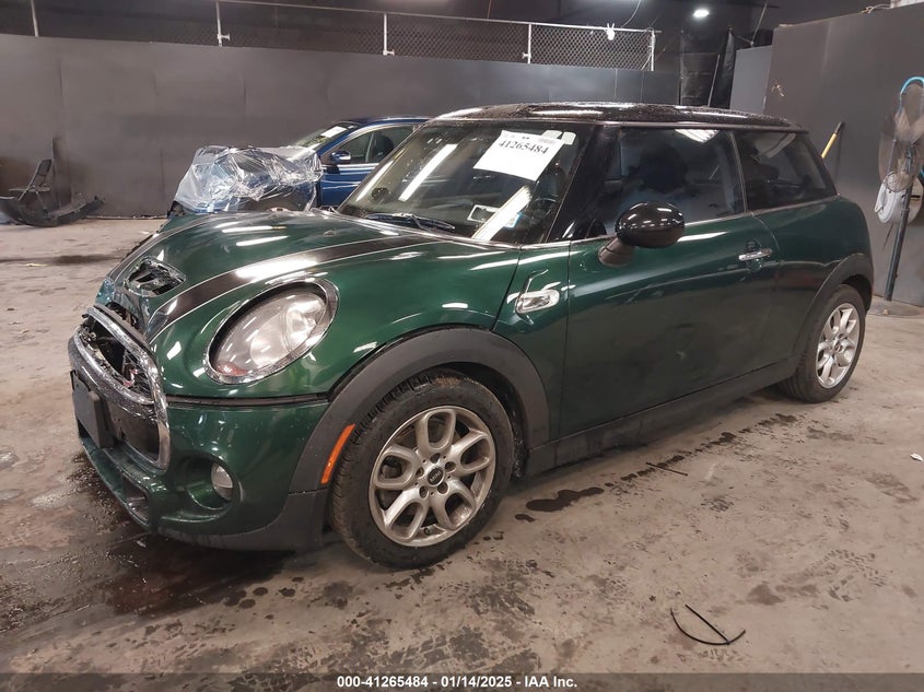 2016 MINI COOPER HARDTOP S VIN: WMWXP7C5XG2A44225