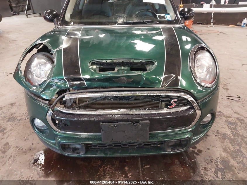 2016 MINI COOPER HARDTOP S VIN: WMWXP7C5XG2A44225