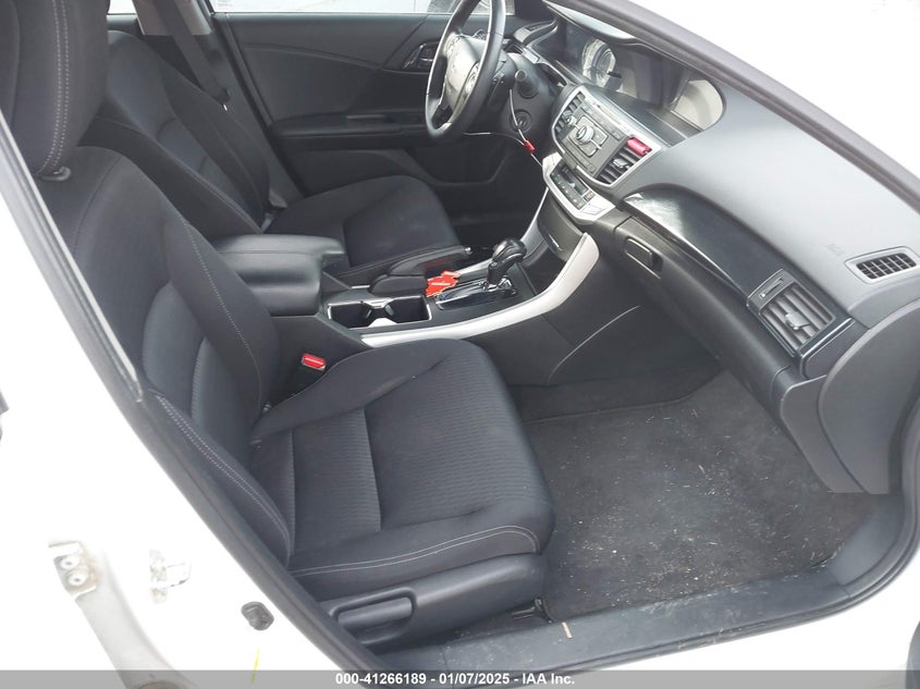 2015 HONDA ACCORD VIN: 1HGCR2F59FA157208