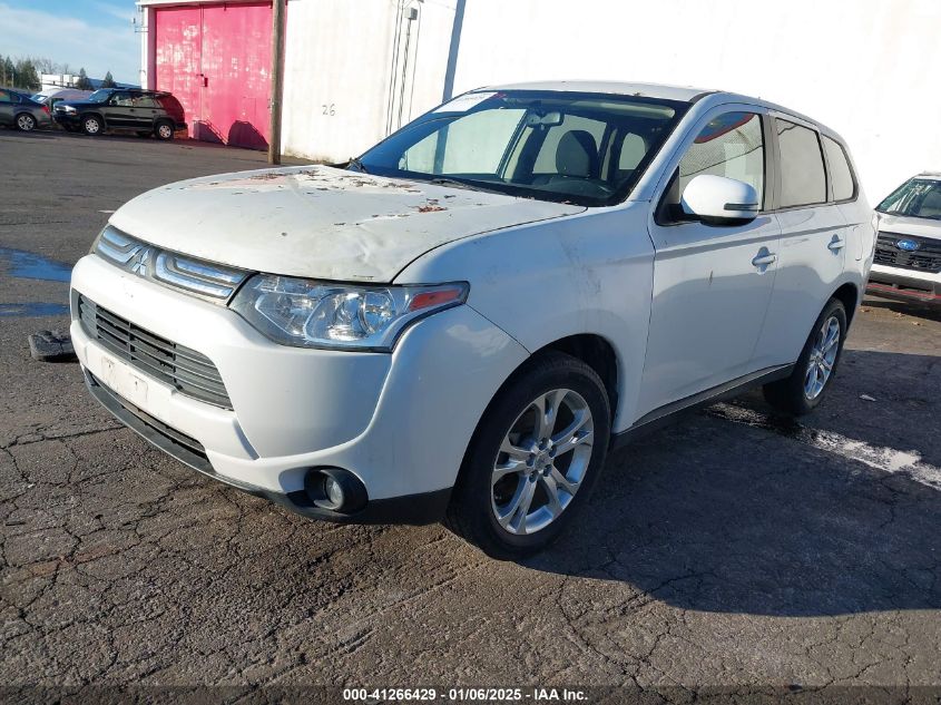 VIN JA4AZ3A38EZ015427 2014 Mitsubishi Outlander, SE no.2