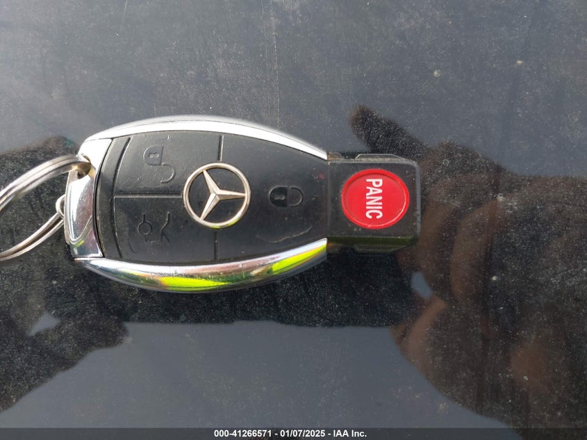 2007 MERCEDES-BENZ S 550 VIN: WDDNG86X07A136689