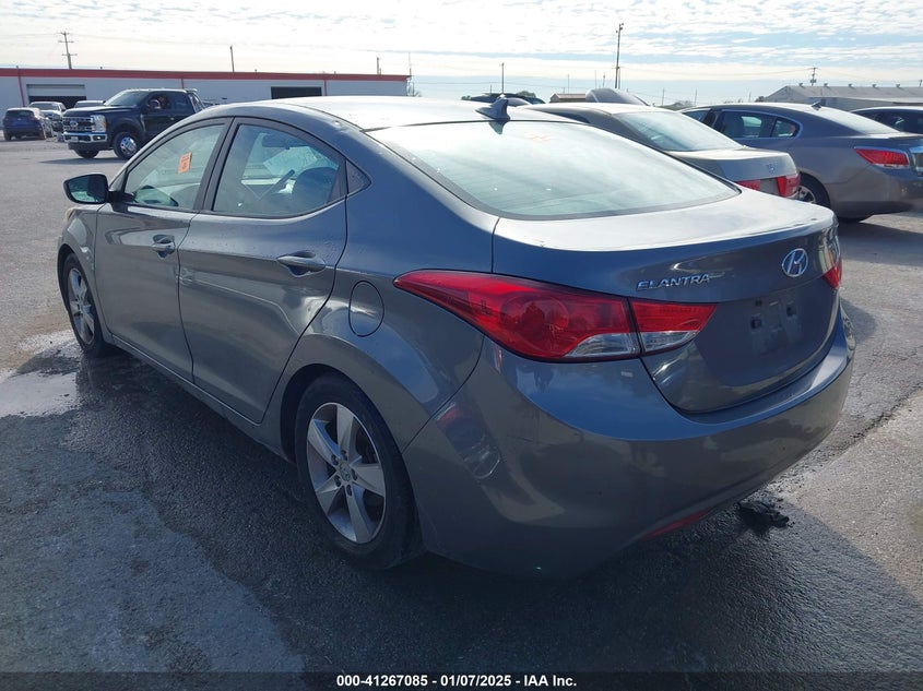 2013 HYUNDAI ELANTRA VIN: 5NPDH4AE9DH323970