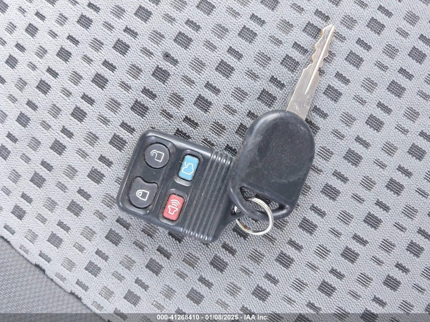 2007 FORD FOCUS VIN: 1FAHP36N97W177923