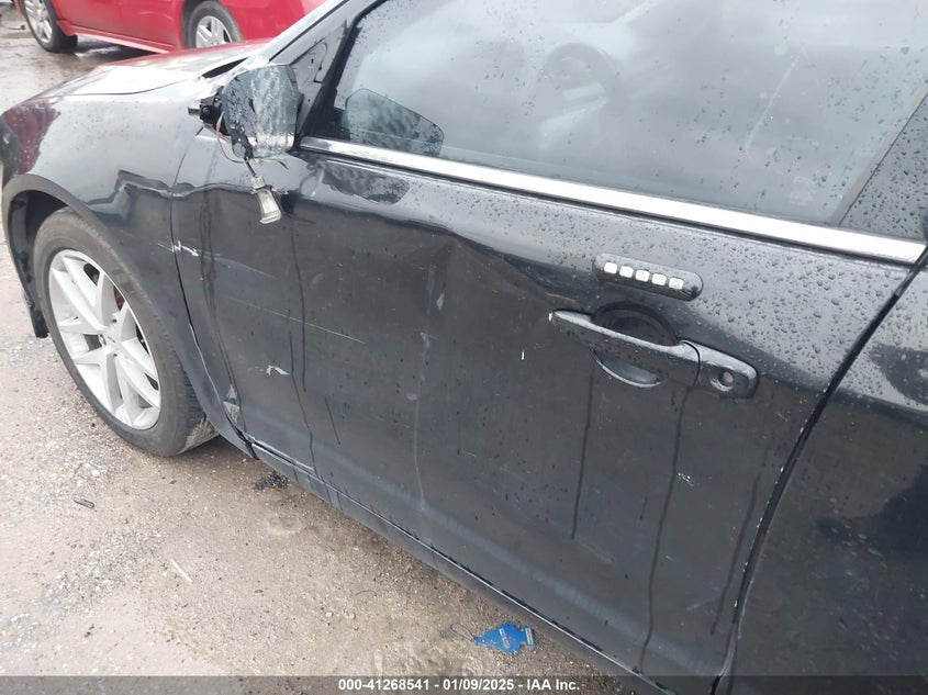 2011 FORD FUSION VIN: 3FAHP0JA5BR302723