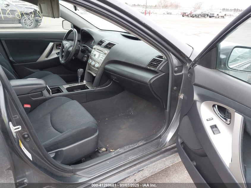 2008 TOYOTA CAMRY VIN: 4T1BE46KX8U732517