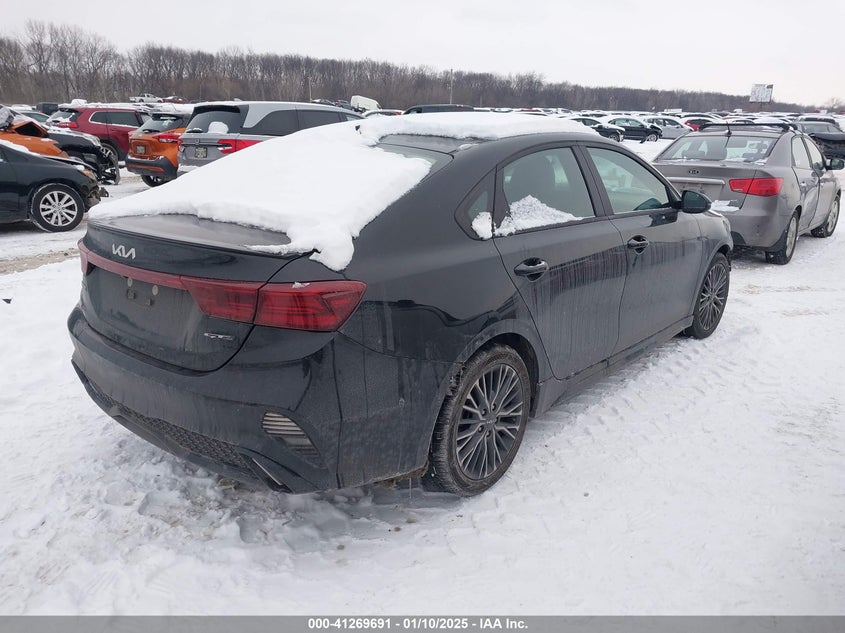 2022 KIA FORTE VIN: 3KPF54AD0NE492094