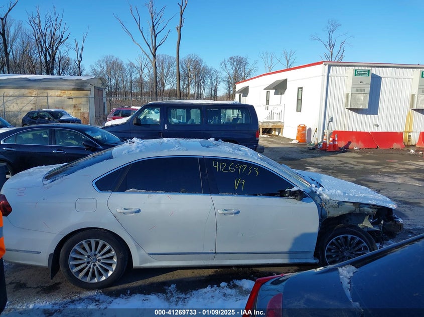 2017 VOLKSWAGEN PASSAT VIN: 1VWBT7A3XHC003822