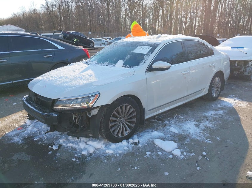 2017 VOLKSWAGEN PASSAT VIN: 1VWBT7A3XHC003822