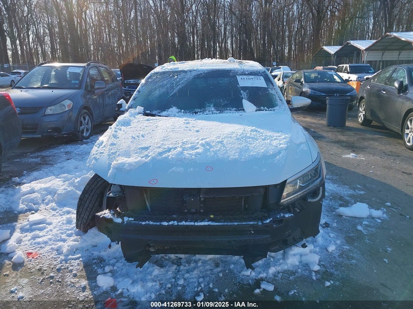 2017 VOLKSWAGEN PASSAT VIN: 1VWBT7A3XHC003822