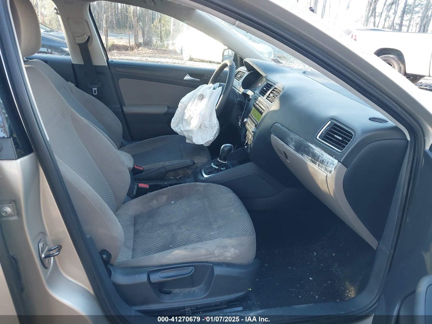 2014 VOLKSWAGEN JETTA VIN: 3VW2K7AJ5EM247096