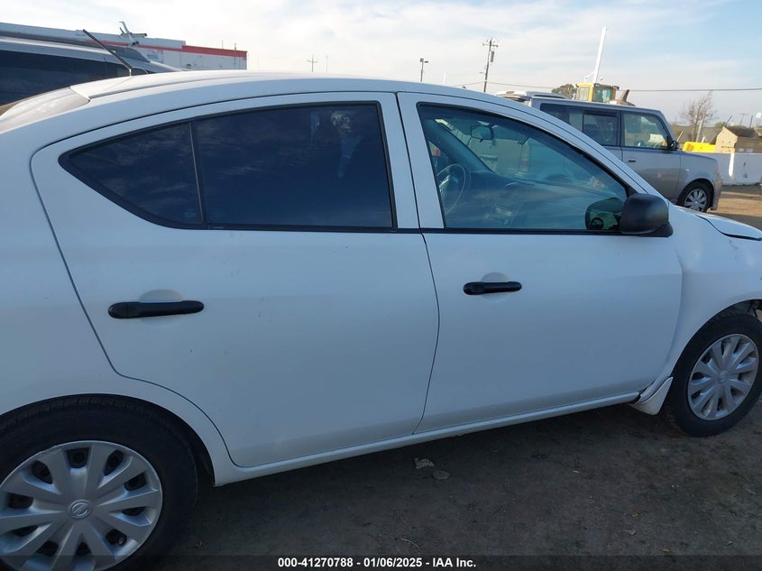 2015 NISSAN VERSA 1.6 S - 3N1CN7AP1FL817222