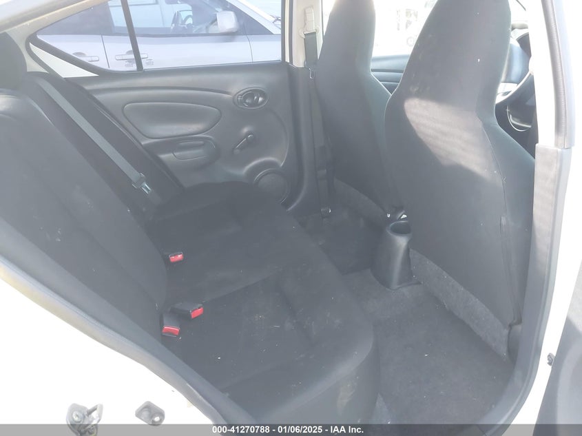 2015 NISSAN VERSA 1.6 S - 3N1CN7AP1FL817222