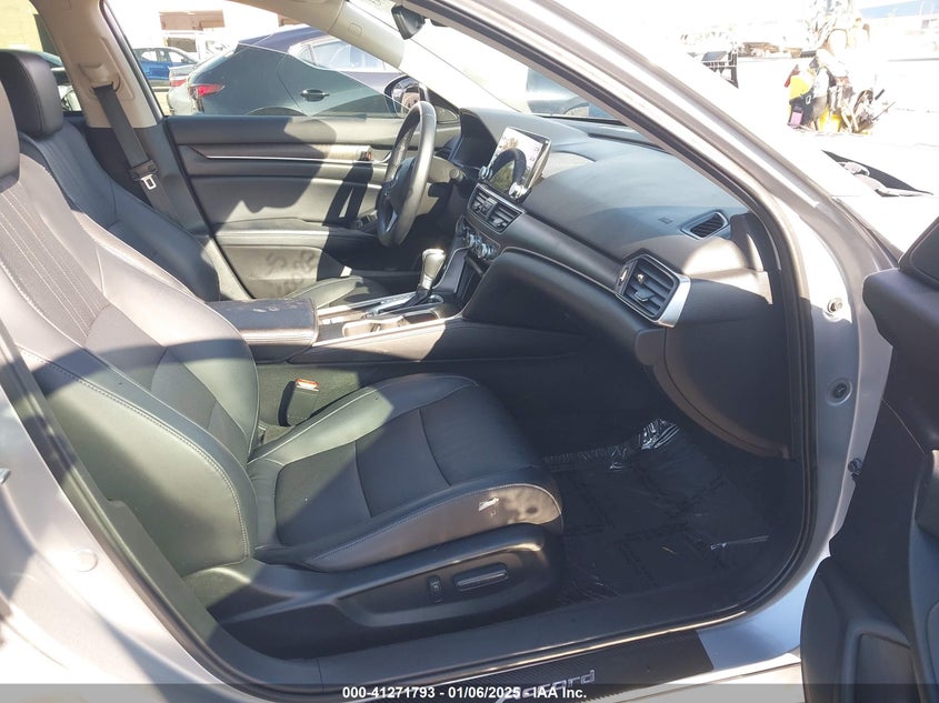 2018 HONDA ACCORD VIN: 1HGCV1F55JA008616