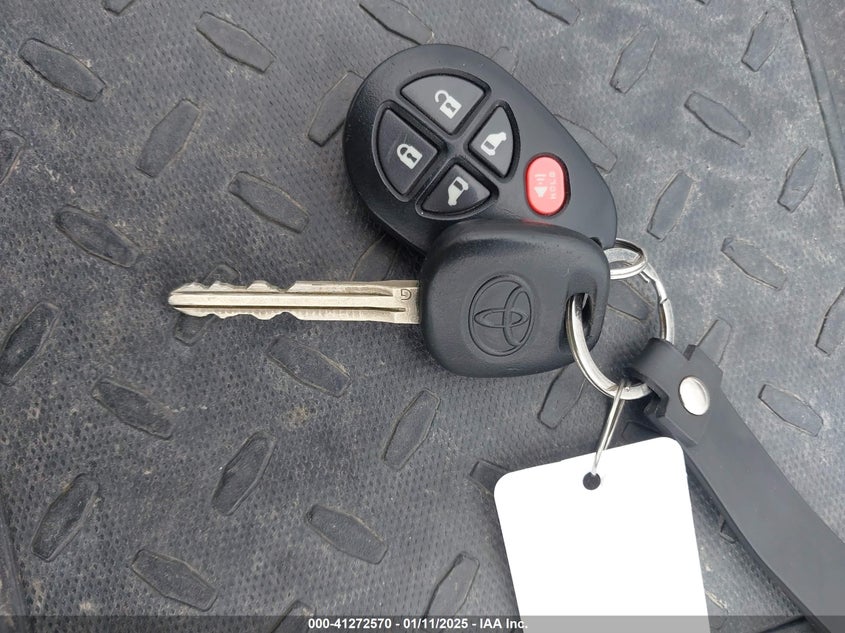 2014 TOYOTA SIENNA LE V6 8 PASSENGER - 5TDKK3DC3ES443532