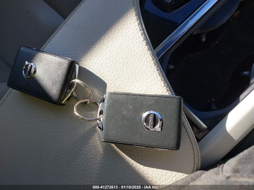 2016 Volvo Xc90 T6 Momentum VIN: YV4A22PK9G1071782 Lot: 41272613