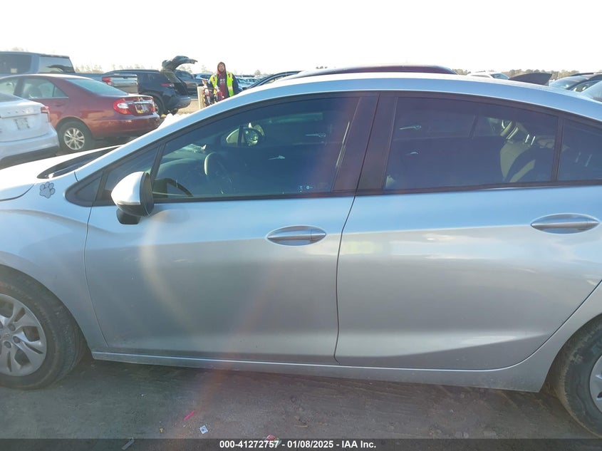 2019 CHEVROLET CRUZE VIN: 1G1BC5SM9K7111646