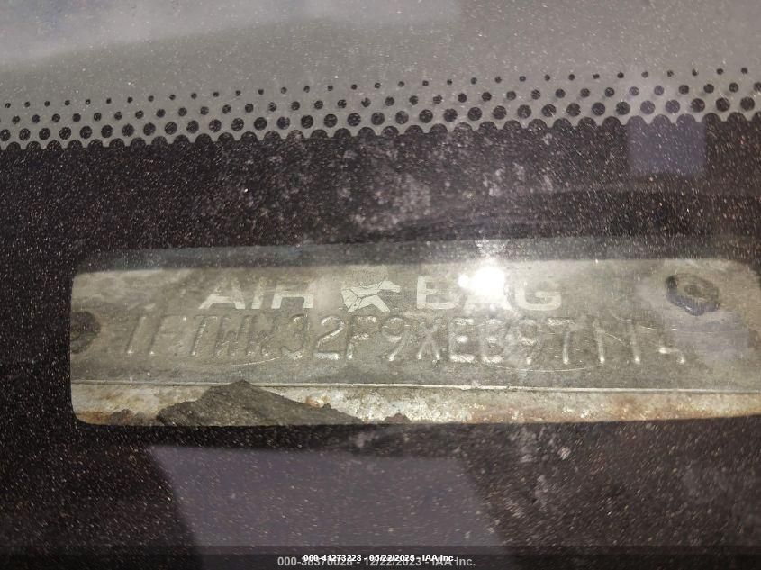 1999 Ford F-350 Lariat/Xl/Xlt VIN: 1FTWW32F9XEB97114 Lot: 41273228