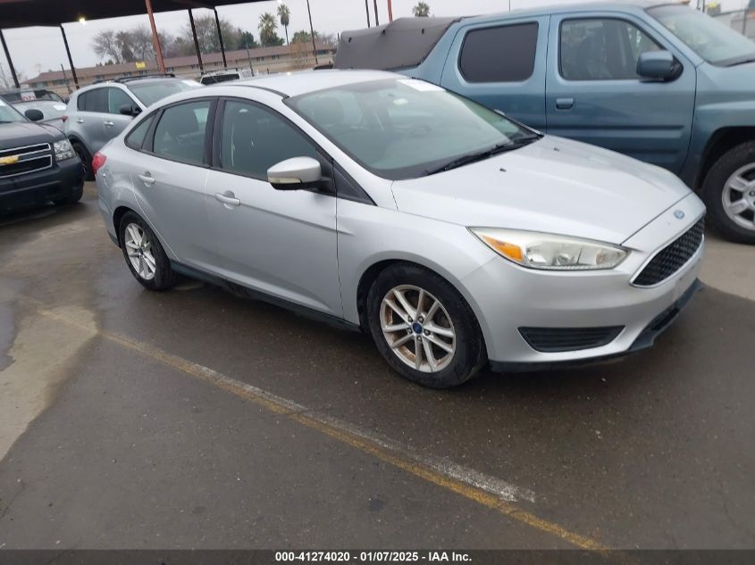 VIN 1FADP3FE3FL261119 2015 FORD FOCUS no.1