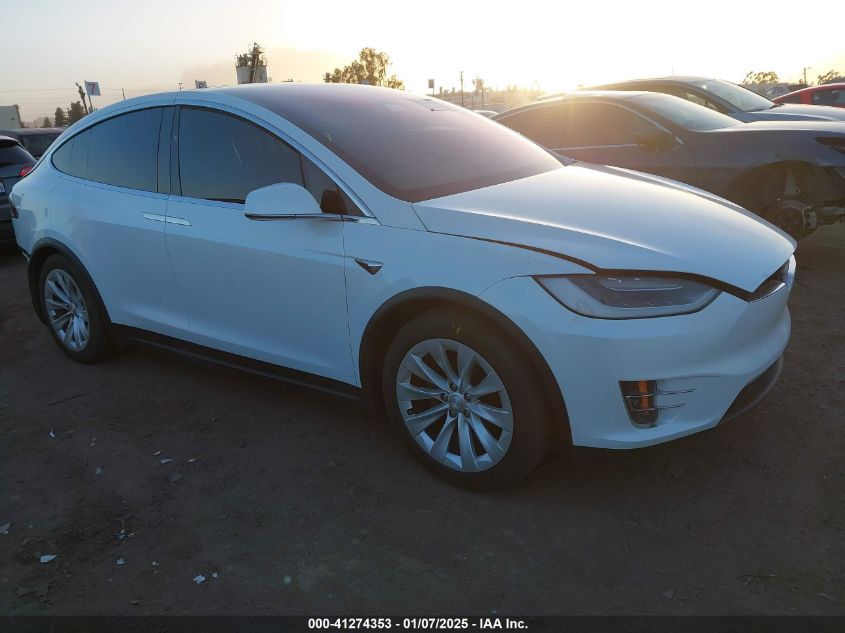 VIN 5YJXCAE28JF112697 2018 TESLA MODEL X no.1