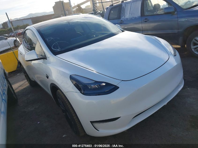 VIN 7SAYGDEF0NF493323 2022 TESLA MODEL Y no.1