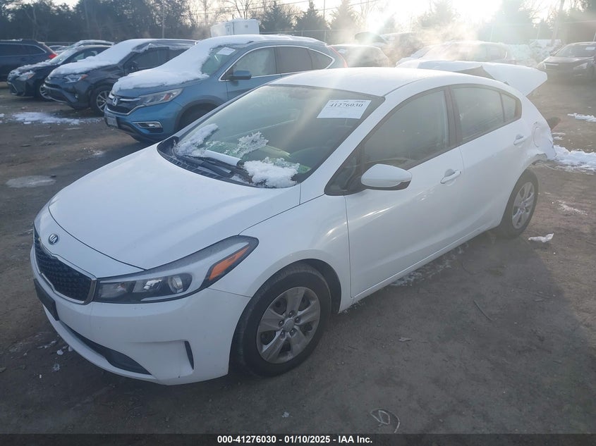 2017 KIA FORTE VIN: 3KPFL4A79HE081555
