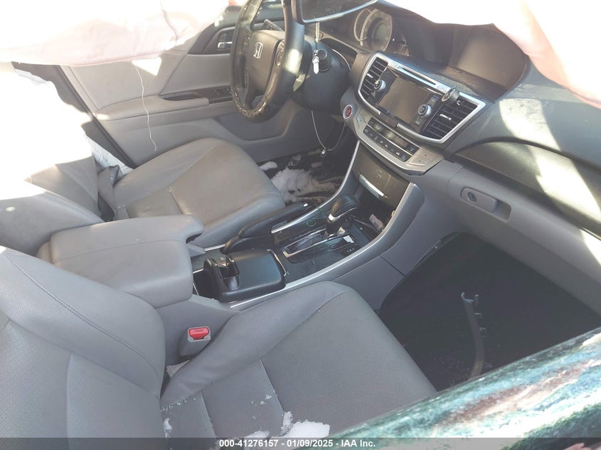 2015 HONDA ACCORD VIN: 1HGCR2F83FA043022
