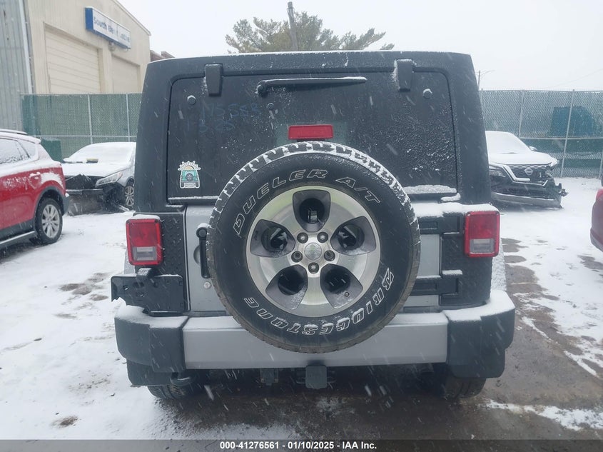 2016 JEEP WRANGLER UNLIMITED SAHARA - 1C4BJWEG0GL158586