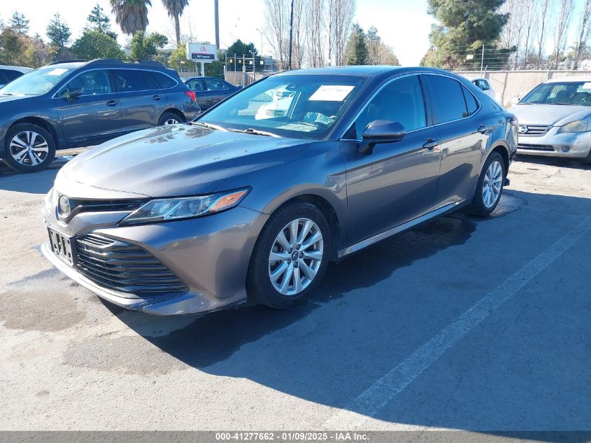 VIN 4T1B11HK7JU582668 2018 Toyota Camry, LE no.2