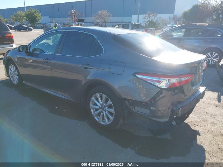 VIN 4T1B11HK7JU582668 2018 Toyota Camry, LE no.3