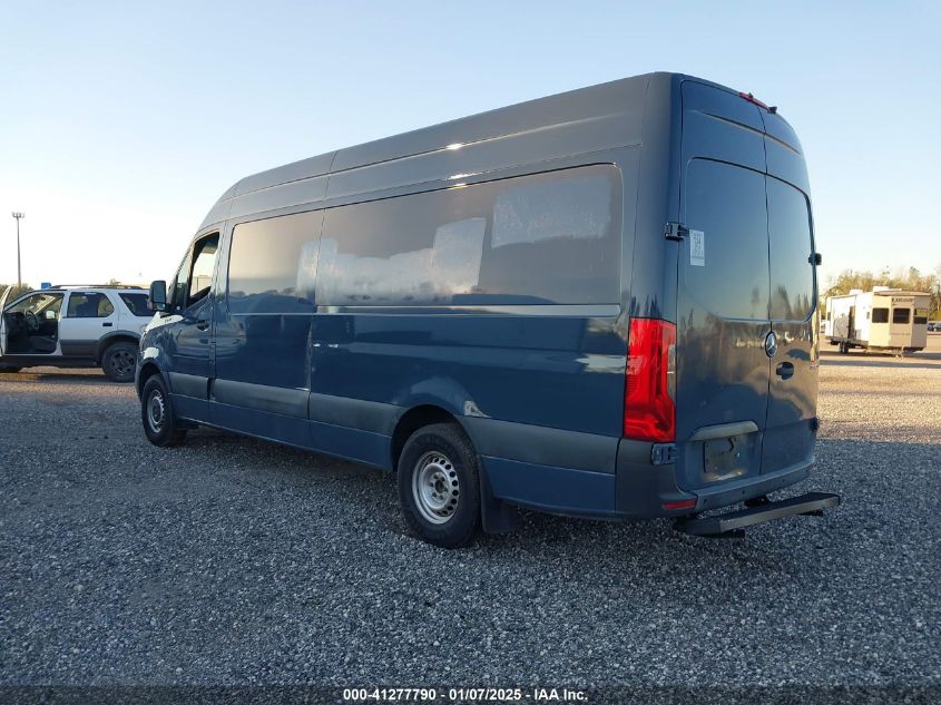 VIN WD4PF1CD7KP152553 2019 Mercedes-Benz Sprinter 2... no.3