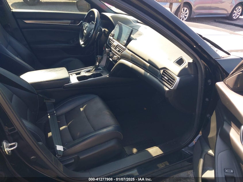 2018 HONDA ACCORD VIN: 1HGCV1F3XJA269058