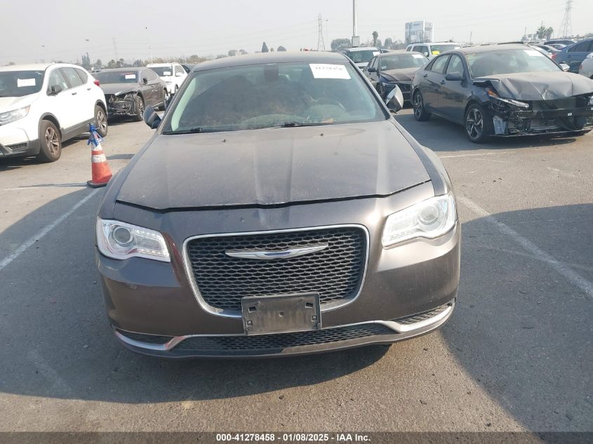 VIN 2C3CCAAG4FH845514 2015 Chrysler 300, Limited no.12