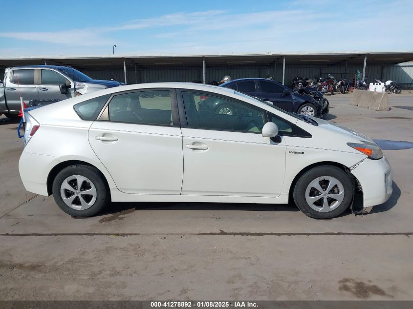 VIN JTDKN3DU2E1833647 2014 Toyota Prius no.13