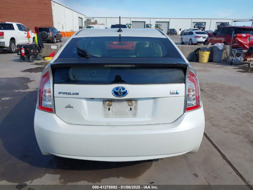 VIN JTDKN3DU2E1833647 2014 Toyota Prius no.16