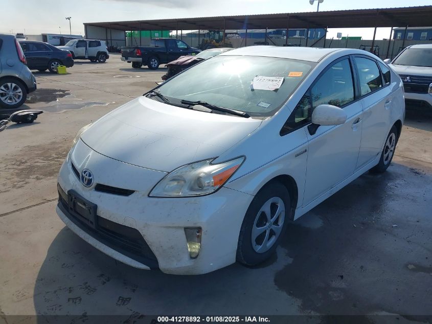 VIN JTDKN3DU2E1833647 2014 Toyota Prius no.2