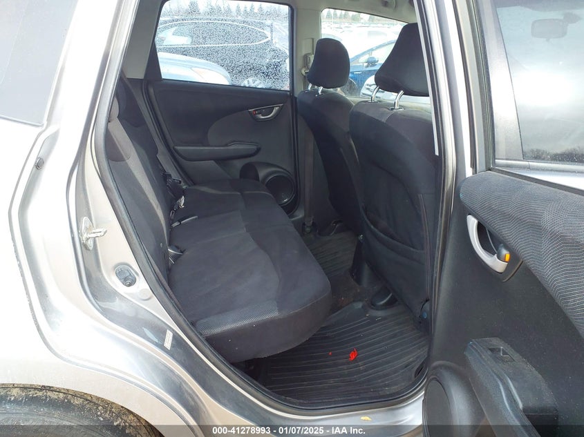 2009 HONDA FIT VIN: JHMGE88449S010505