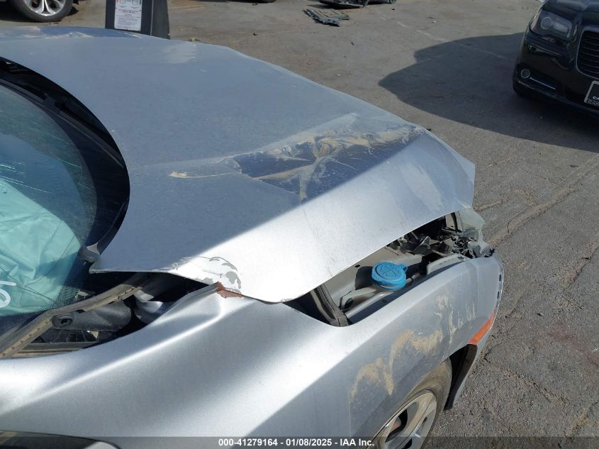 2018 Honda Civic Lx VIN: 2HGFC2F52JH588014 Lot: 41279164