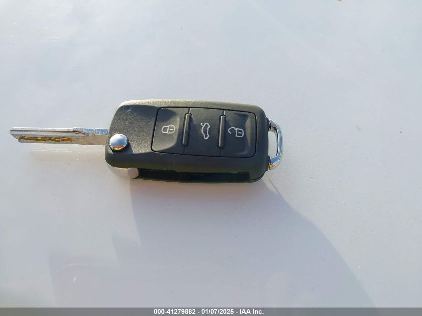 2013 VOLKSWAGEN JETTA VIN: 3VWDP7AJXDM414481