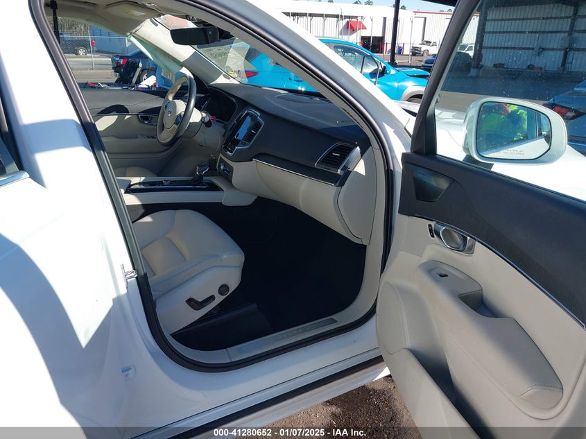 2020 VOLVO XC90 T5 MOMENTUM 7 PASSENGER - YV4102CK0L1608514