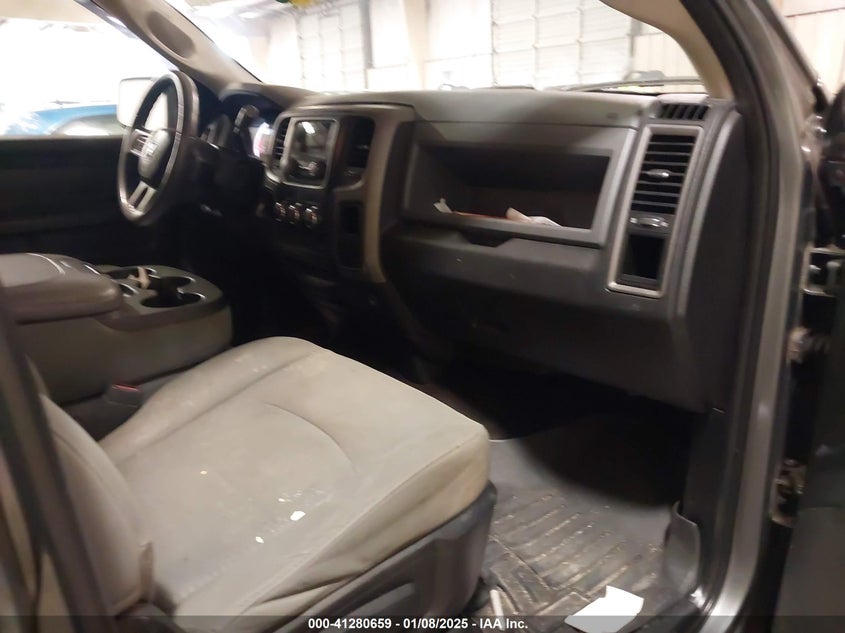 2013 RAM 1500 VIN: 1C6RR6KT0DS592511